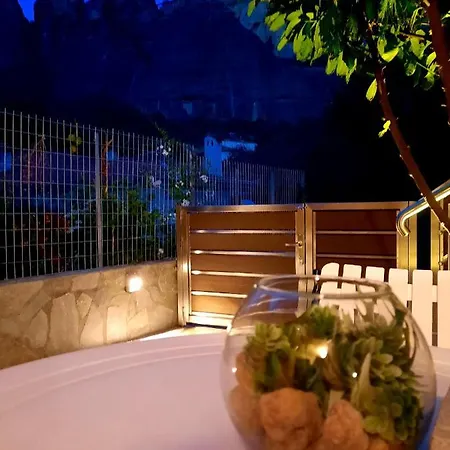 The House Under The Rocks Of Meteora 2 Διαμέρισμα
