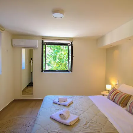 The House Under The Rocks Of Meteora 2 *