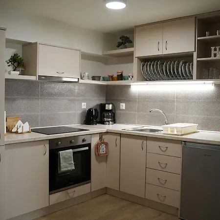 The House Under The Rocks Of Meteora 2 公寓