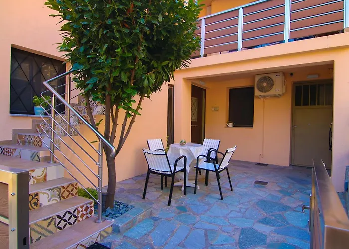 The House Under The Rocks Of Meteora 2 Apartment Kalambaka