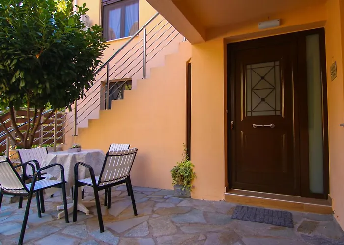 Apartment The House Under The Rocks Of Meteora 2 Kalambaka