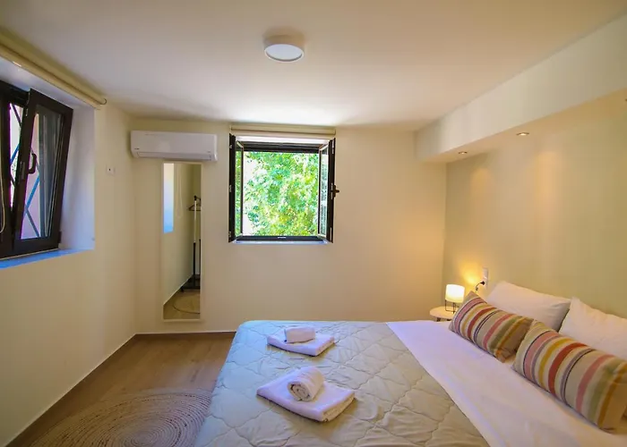 The House Under The Rocks Of Meteora 2 *