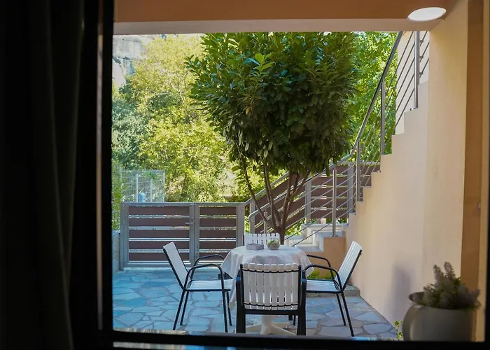 The House Under The Rocks Of Meteora 2 *