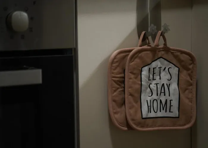 The House Under The Rocks Of Meteora 2 Apartment *