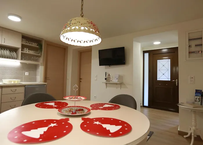 The House Under The Rocks Of Meteora 2 Apartment *